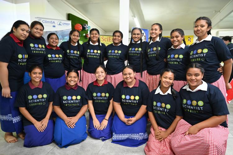 Girls Scientists in Weather and Climate