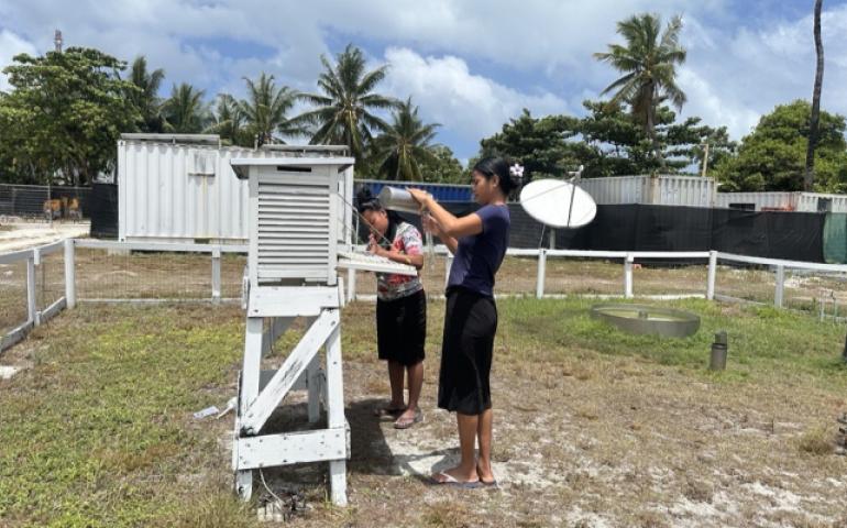 Observers in Kiribati Met Service