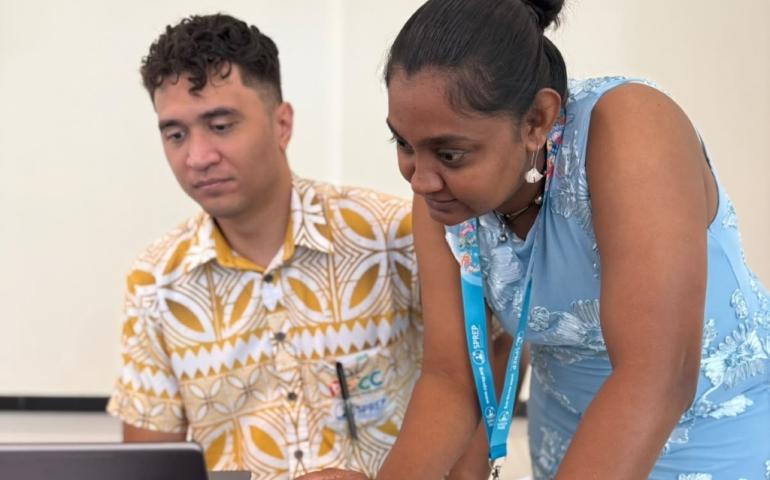 Dr. Shilpa Lal delivering training at IT scripting training in Tonga_ClimSA EU