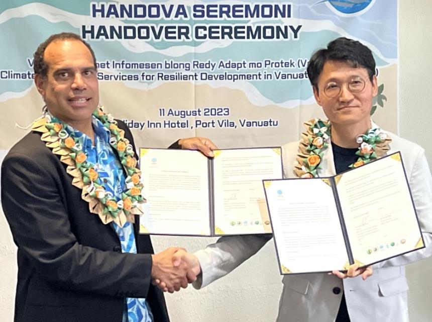 Hon Ralph Regenvanu and Dr Chun