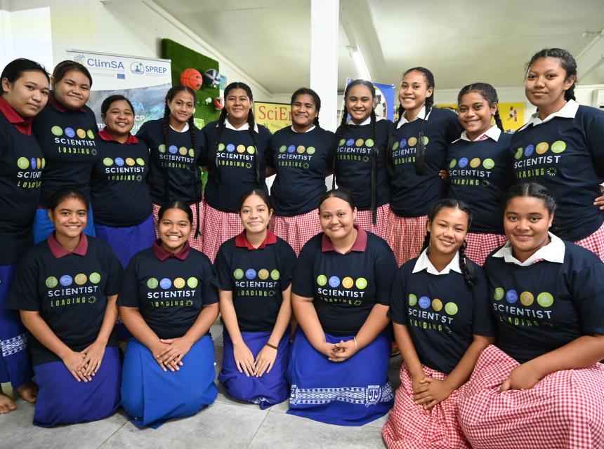 Girls Scientists in Weather and Climate